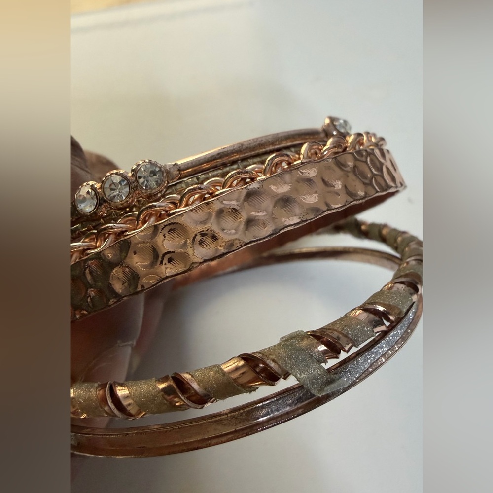 Elegant Rose Gold and Silver Bangle Set - Picture 5 of 10